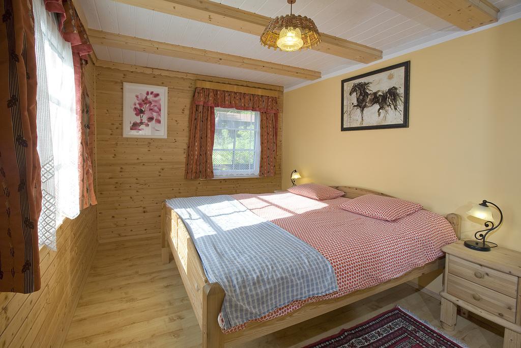 Das Altsteirische Landhaus - La Maison De Pronegg - Feriendomizil Im Biosphaerenpark Wienerwald 프레스바움 객실 사진